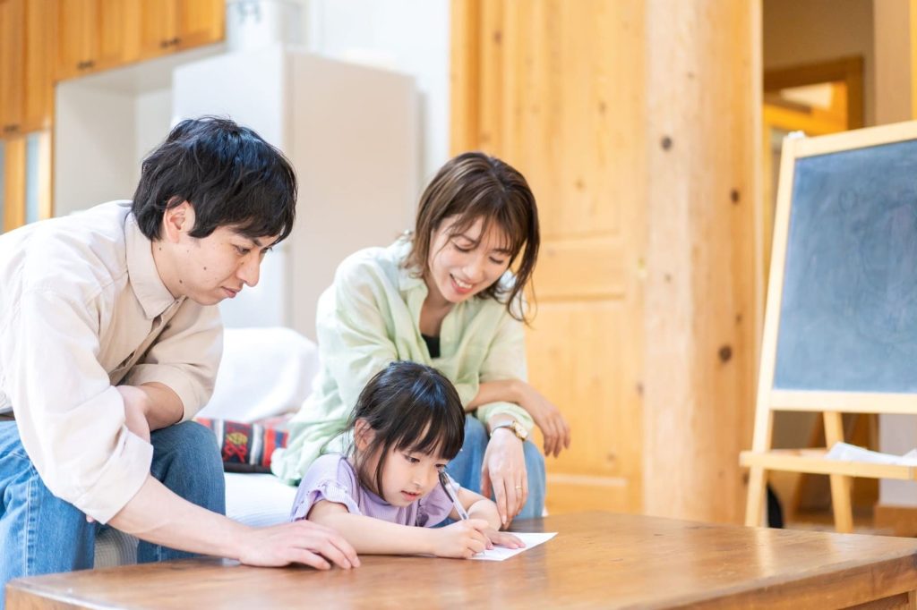 子どもと年賀状を手作りする魅力とは？